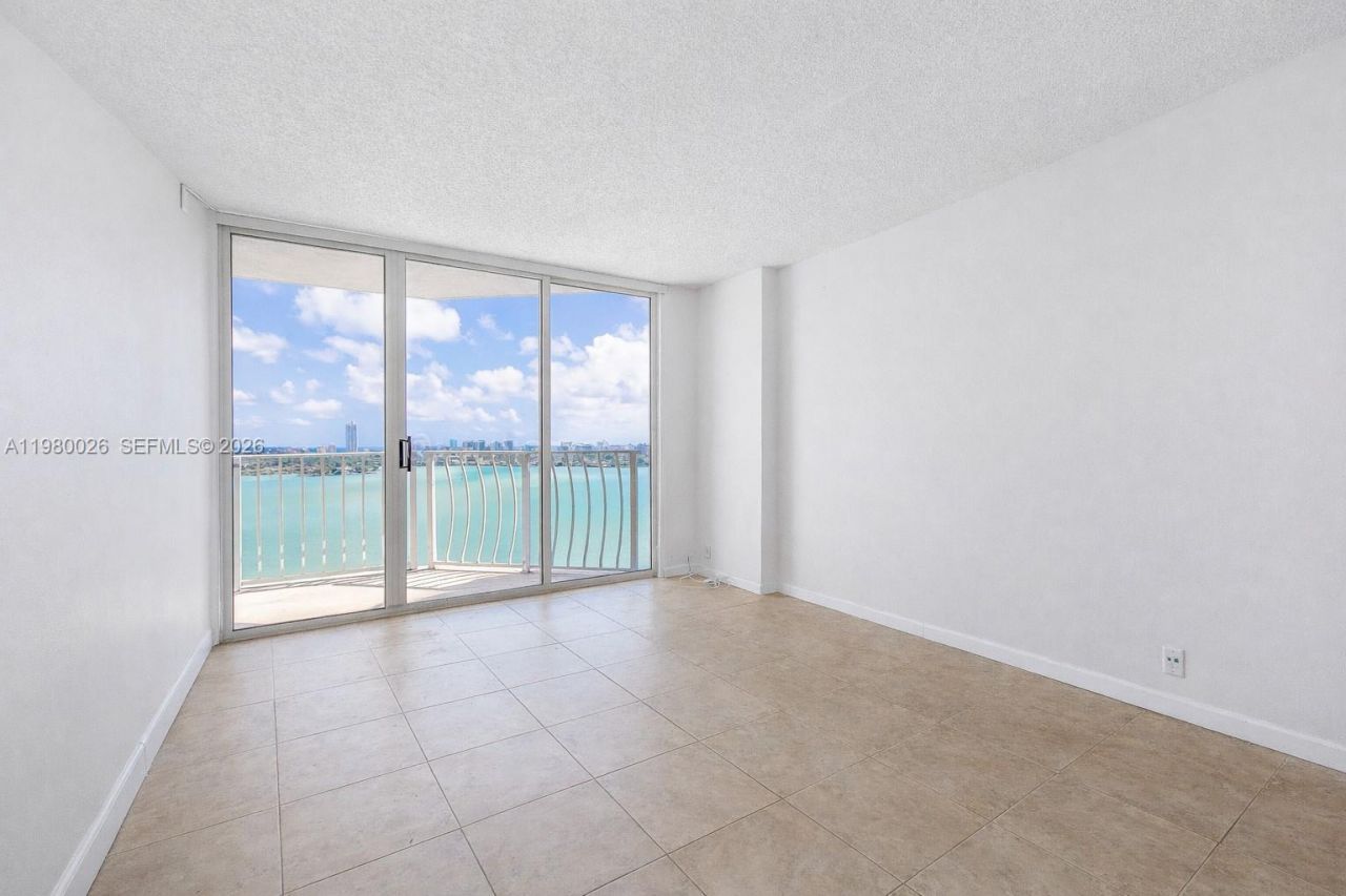 7601 E Treasure Dr, Unit 2309, North Bay Village, FL 33141 Photo