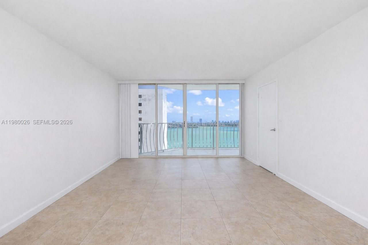 7601 E Treasure Dr, Unit 2309, North Bay Village, FL 33141 Photo