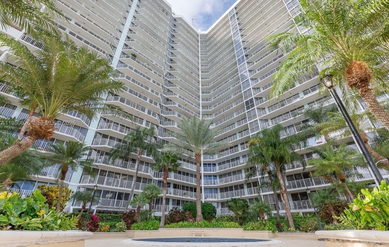 7601 E Treasure Dr, Unit 2309, North Bay Village, FL 33141 Photo