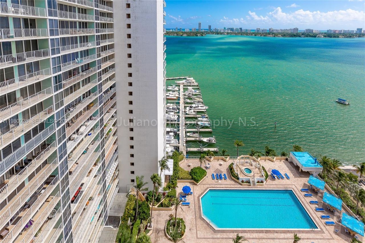 7601 E Treasure Dr, Unit 2309, North Bay Village, FL 33141 Photo