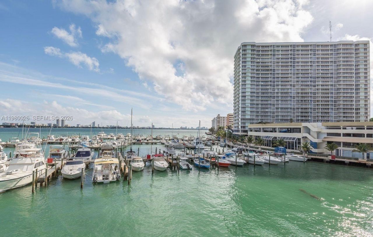 7601 E Treasure Dr, Unit 2309, North Bay Village, FL 33141 Photo