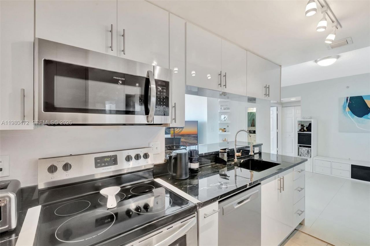 275 NE 18th St , Unit PH-09, Miami, FL 33132 Photo