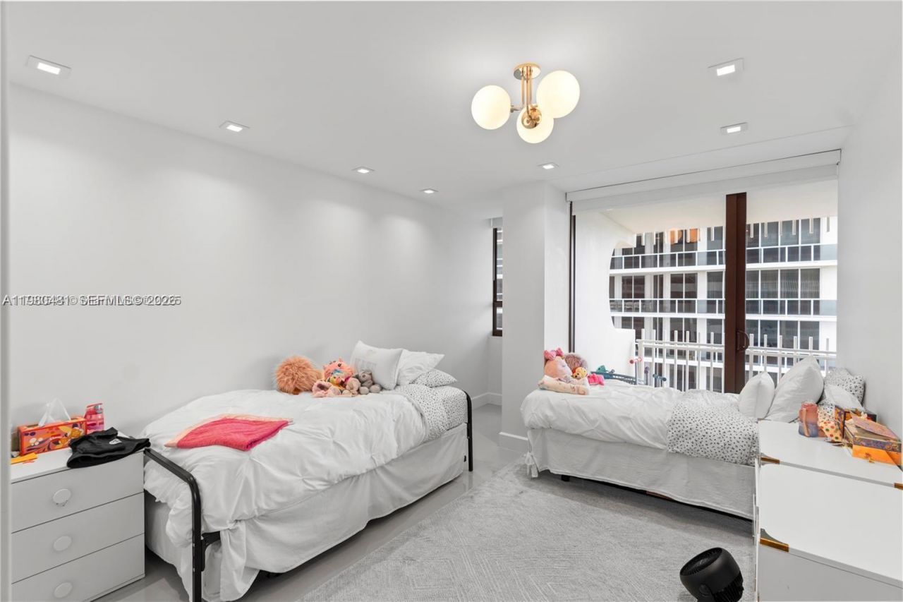 10205 Collins Ave , Unit 608, Bal Harbour, FL 33154 Photo