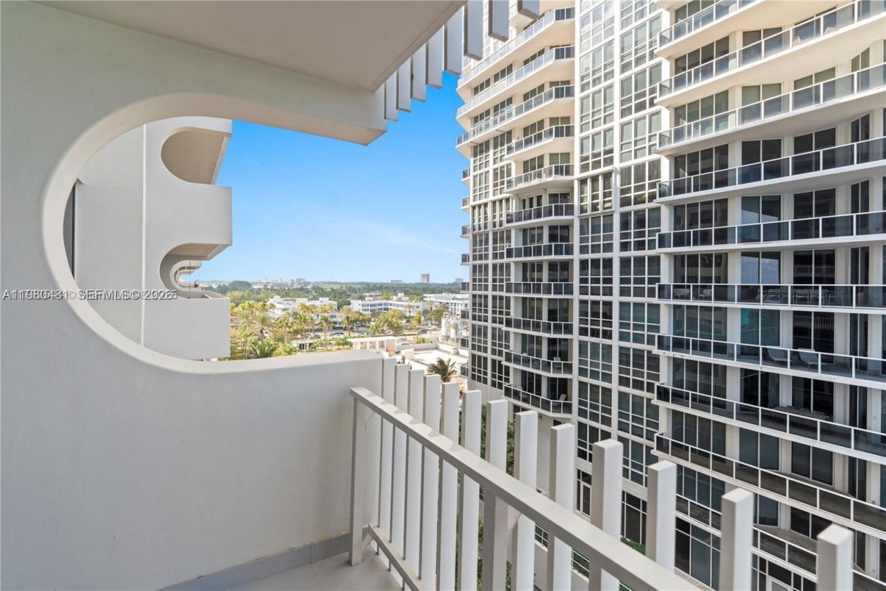 10205 Collins Ave , Unit 608, Bal Harbour, FL 33154 Photo
