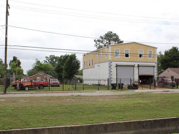 6018 MORRISON Road, New Orleans, LA 70126