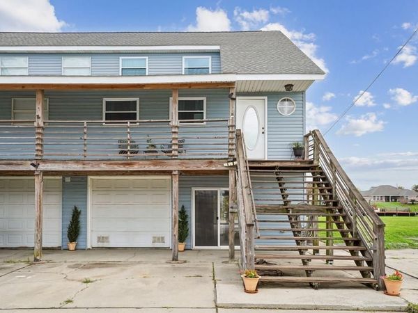 152 LAKEVIEW Drive , Unit B, Slidell, LA 70458
