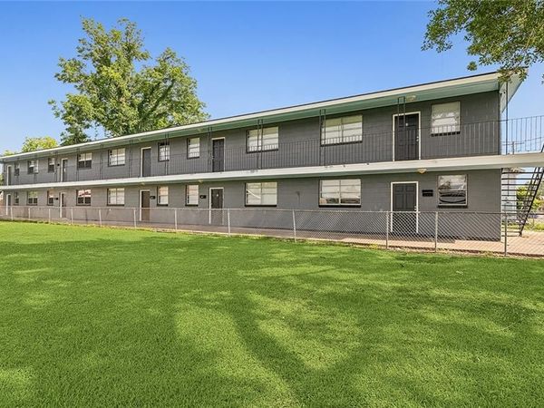 1207 ST. CHARLES Street , Thibodaux, LA 70301