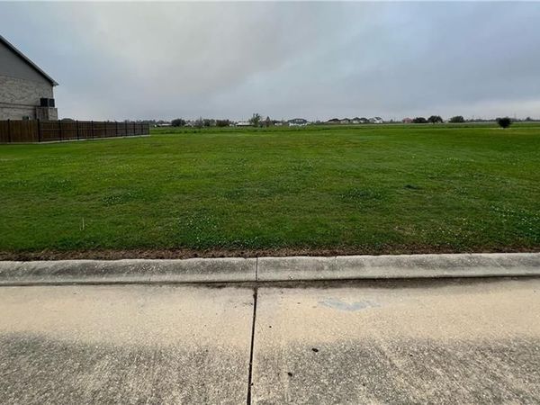 118 BEAU Place , Des Allemands, LA 70030