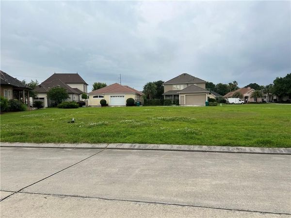 190 CYCAS, Kenner, LA 70065