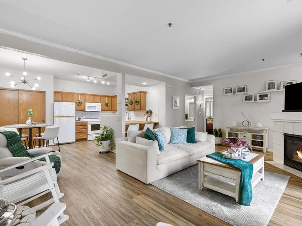 435 W Aspen DRIVE, Unit 18, Oak Creek, WI 53154