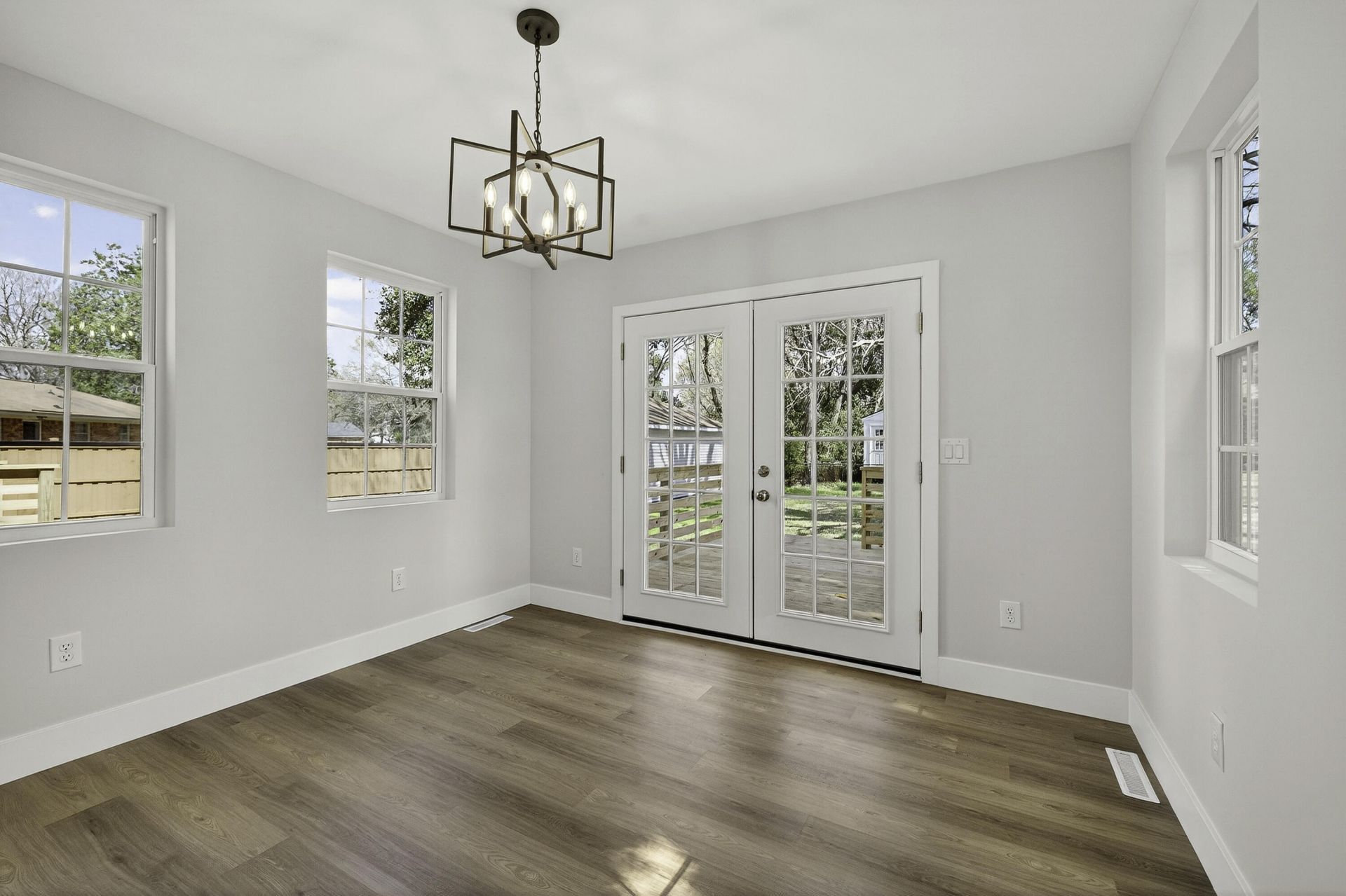 1863 Sandcroft Drive Photo 14