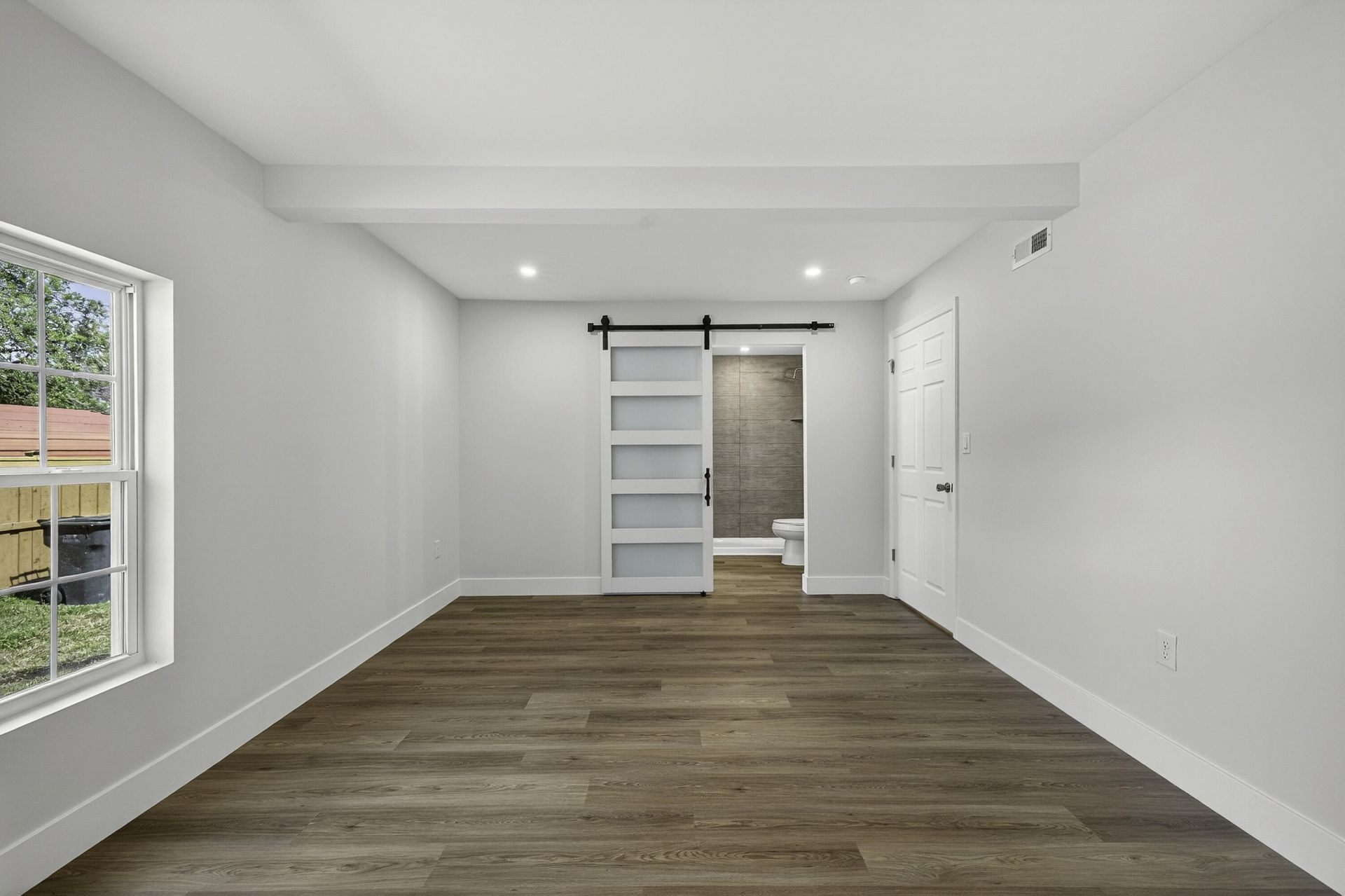 1863 Sandcroft Drive Photo 17