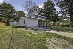 1863 Sandcroft Drive photo 4