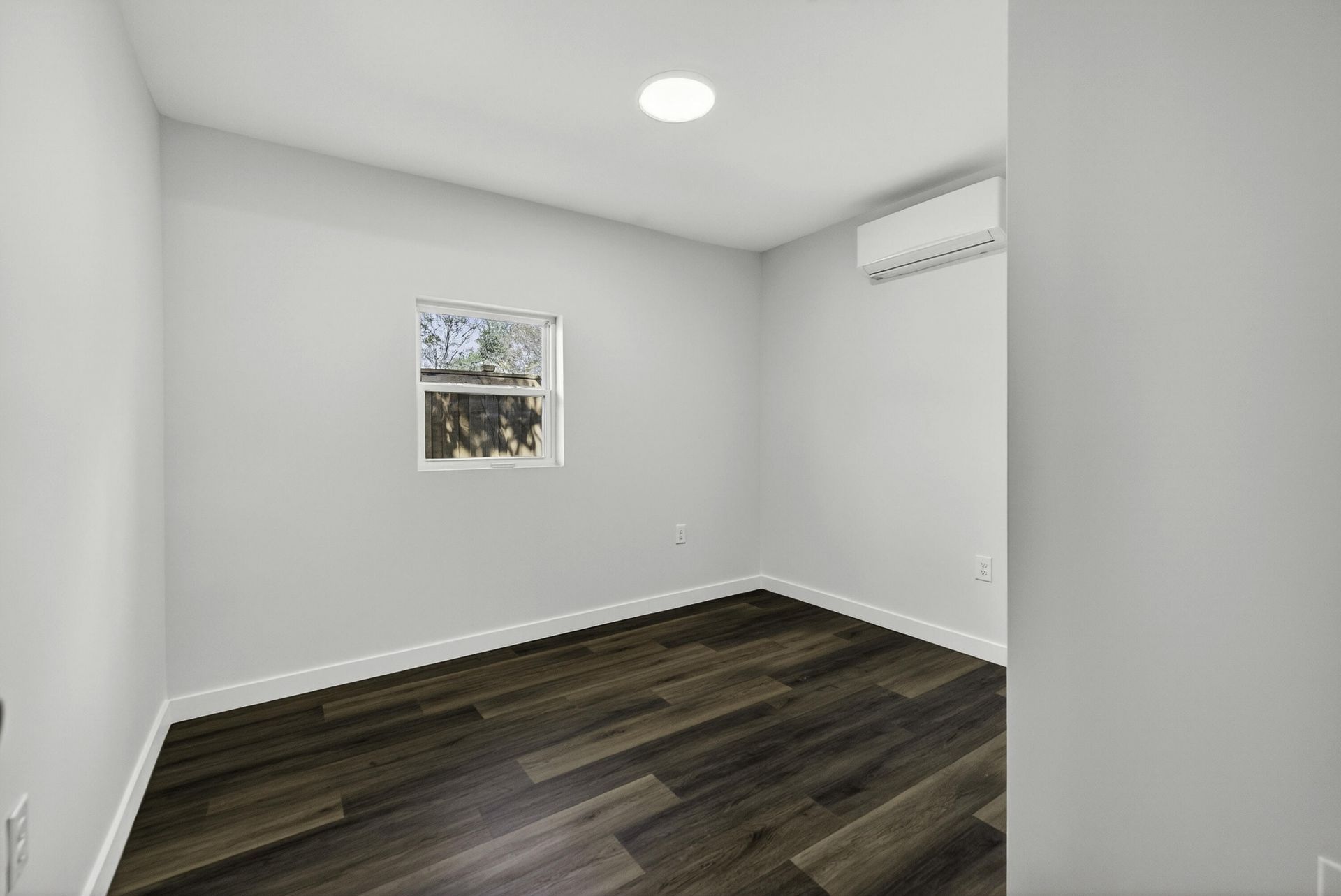 1863 Sandcroft Drive Photo 31