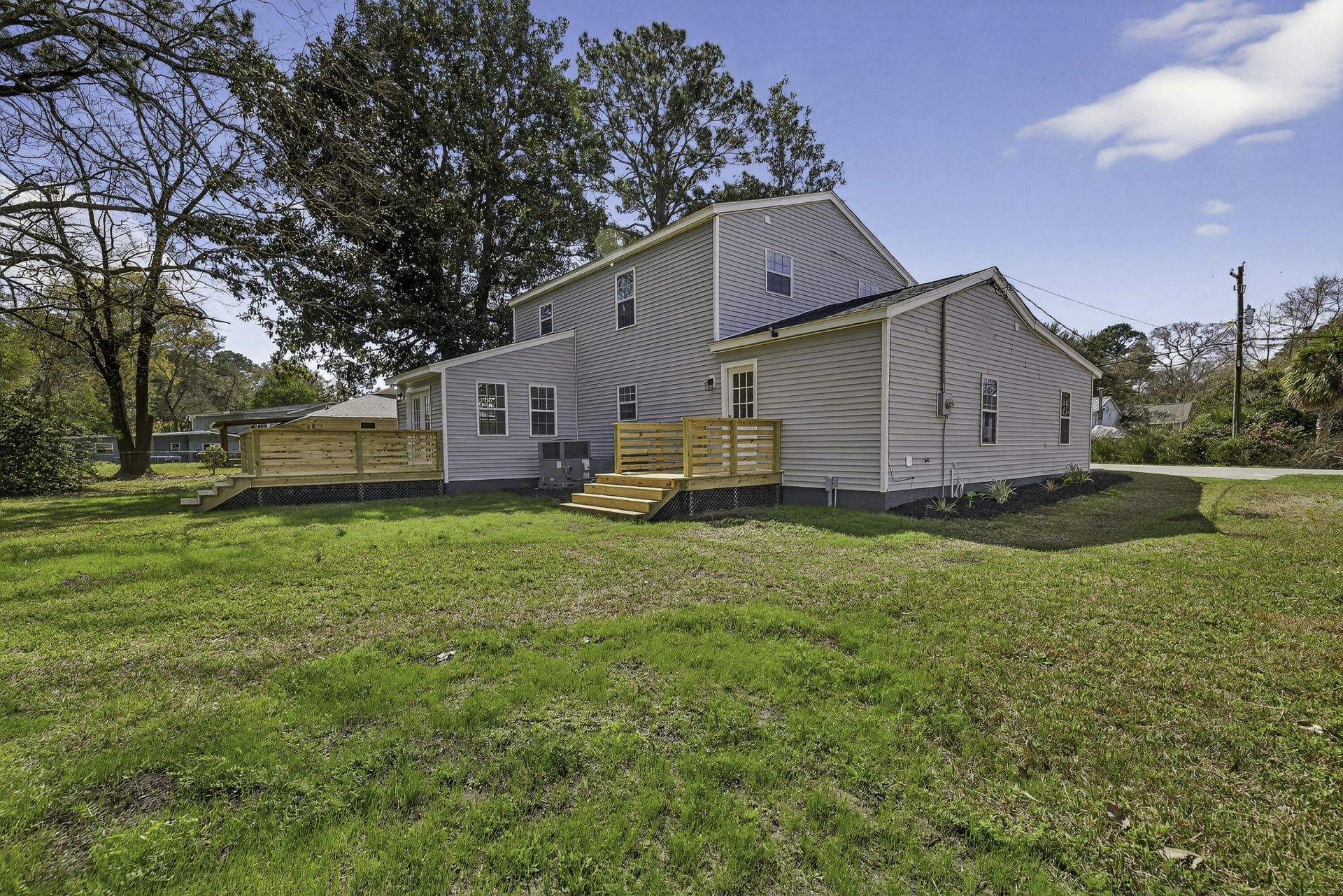 1863 Sandcroft Drive Photo 6