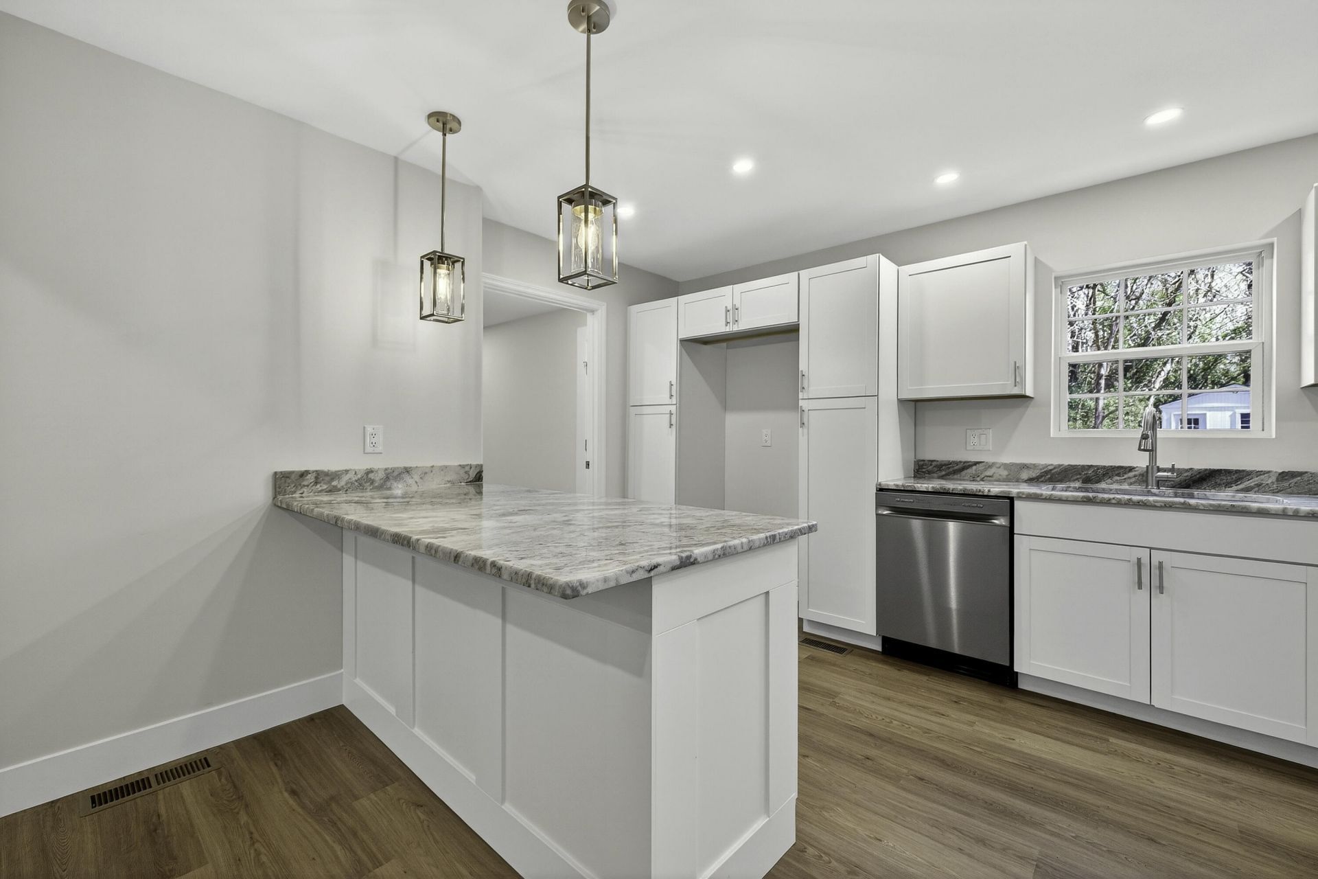 1863 Sandcroft Drive Photo 7