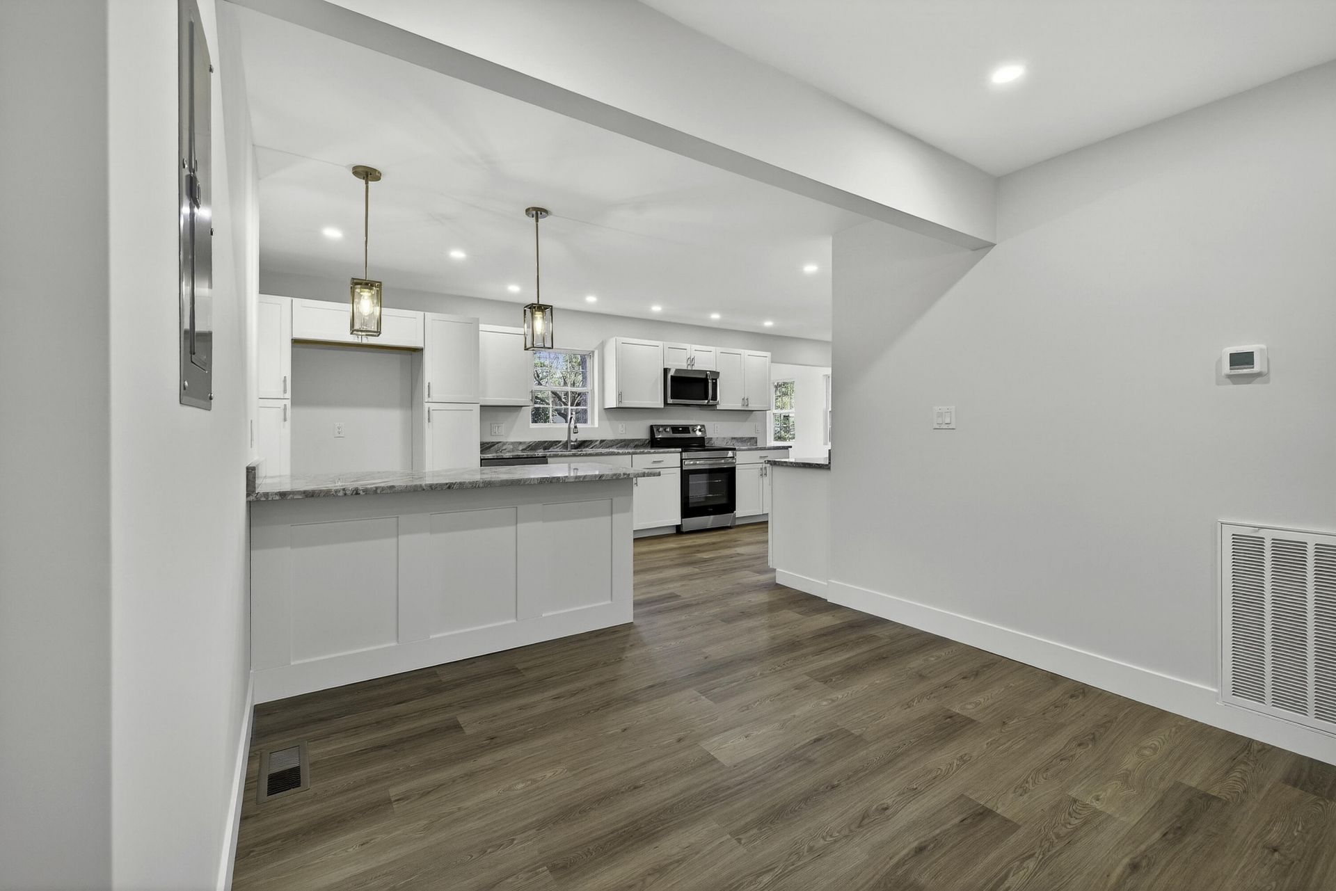 1863 Sandcroft Drive Photo 8