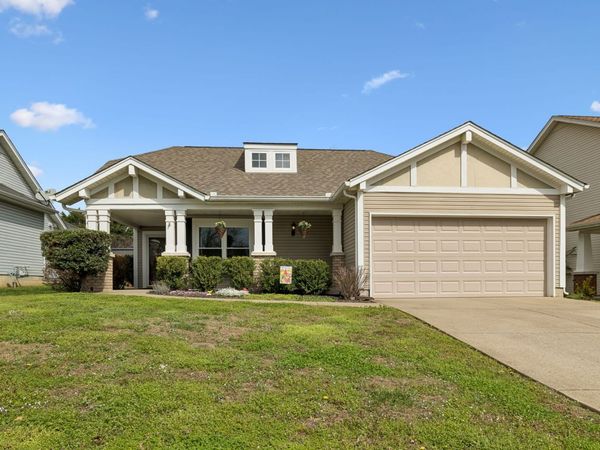 2805 Summer Hollow Ln, Hermitage, TN 37076