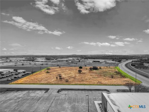 712 N Twin Creek Drive , Killeen, TX 76543