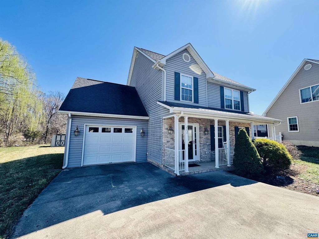 212 Kingsport Rd, Waynesboro, VA 22980 Main Photo