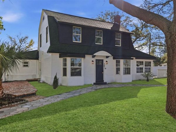 301 81ST AVENUE NE, ST PETERSBURG, FL 33702