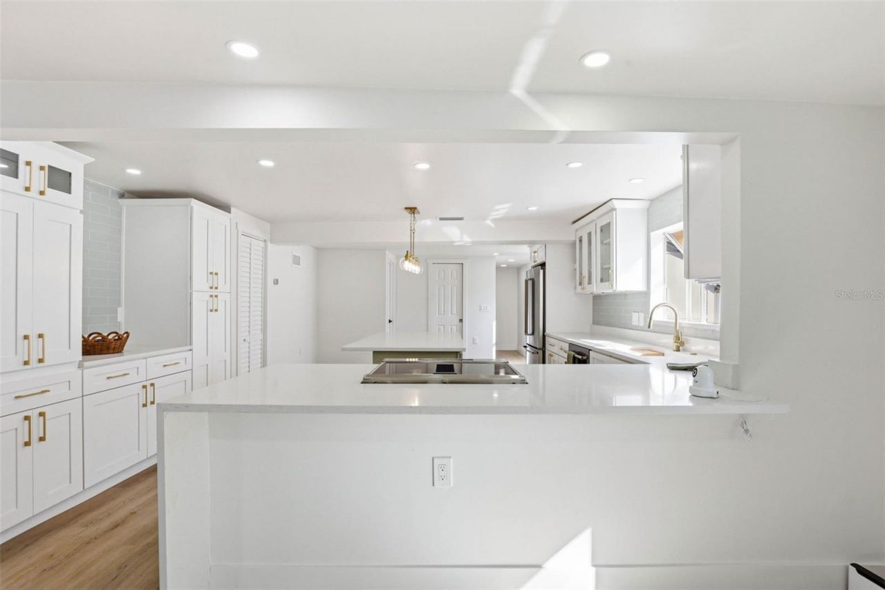 301 81st Avenue Ne, Saint Petersburg, FL 33702 Photo