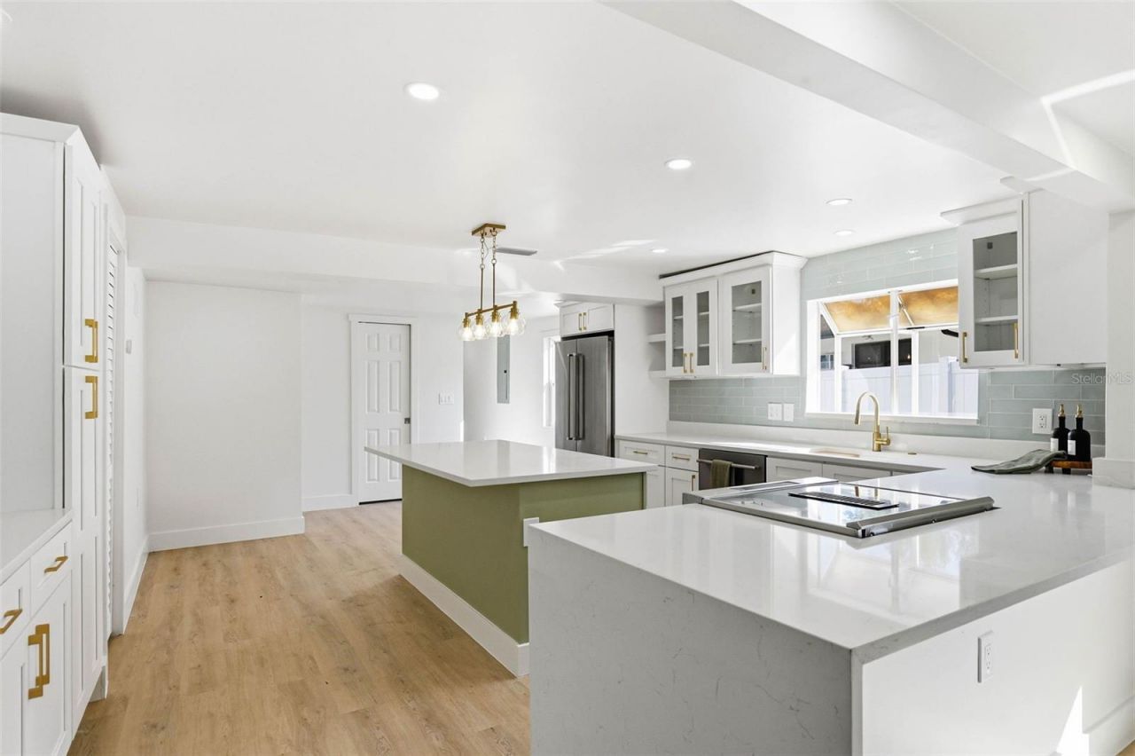 301 81st Avenue Ne, Saint Petersburg, FL 33702 Photo