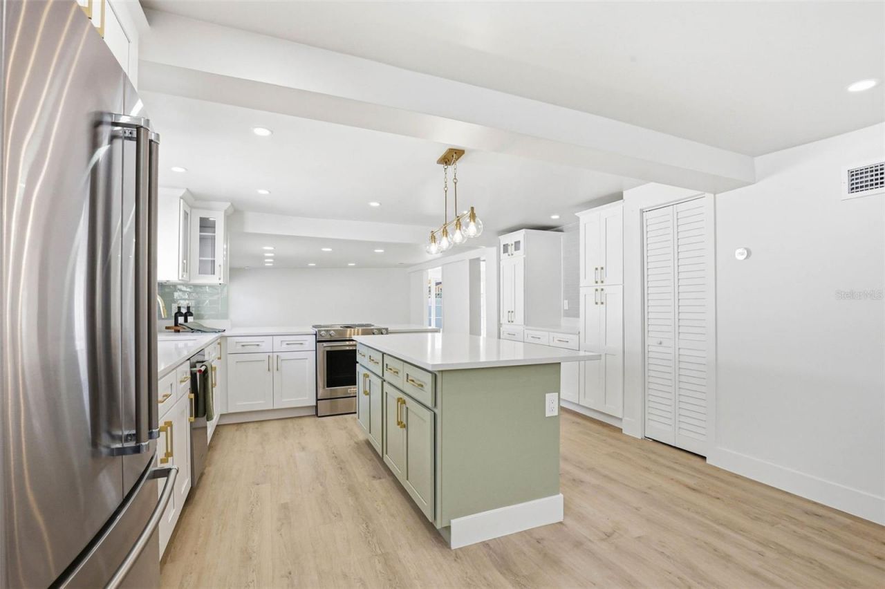 301 81st Avenue Ne, Saint Petersburg, FL 33702 Photo