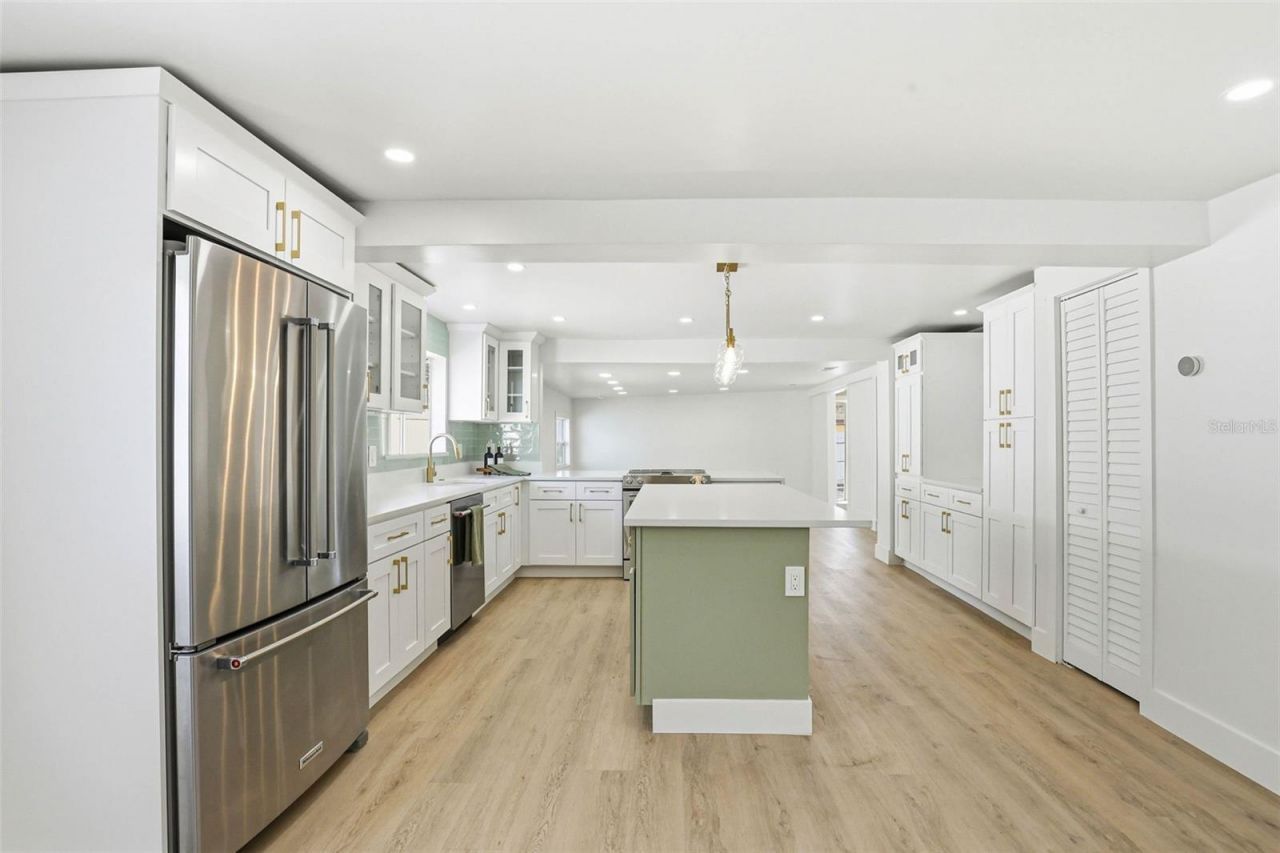 301 81st Avenue Ne, Saint Petersburg, FL 33702 Photo