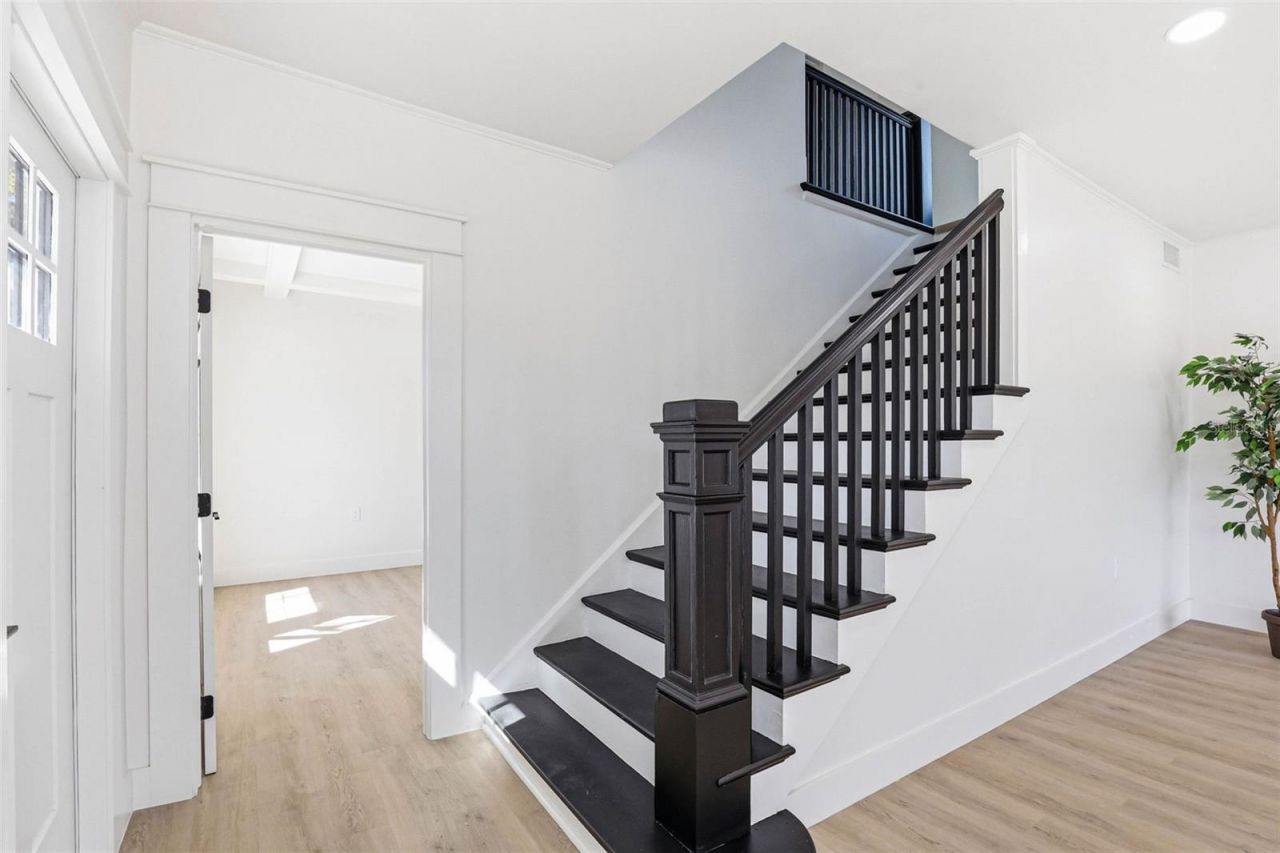 301 81st Avenue Ne, Saint Petersburg, FL 33702 Photo