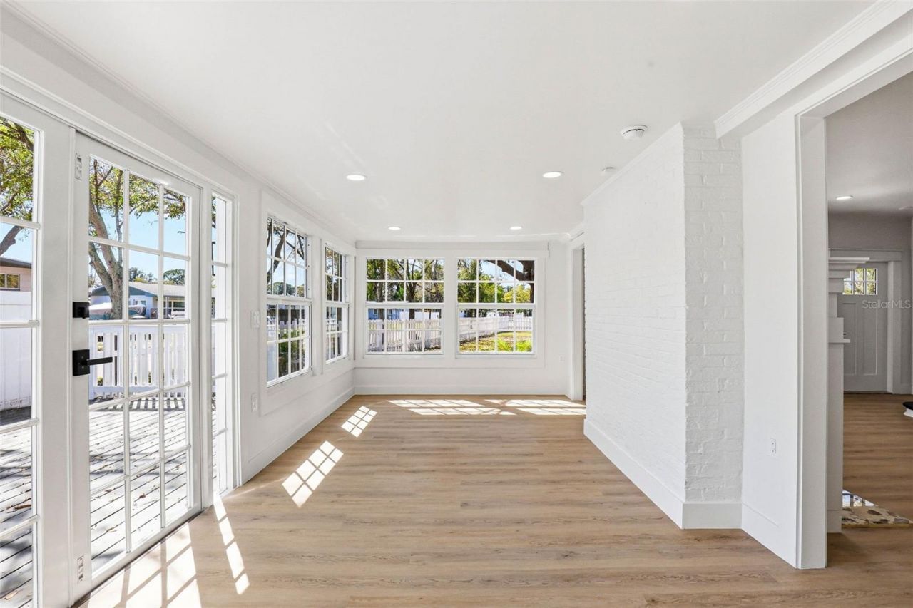 301 81st Avenue Ne, Saint Petersburg, FL 33702 Photo