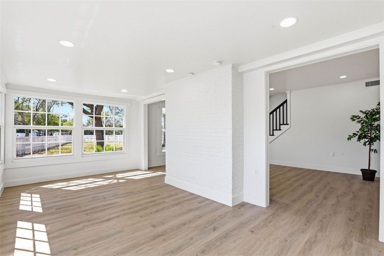 301 81st Avenue Ne, Saint Petersburg, FL 33702 Photo