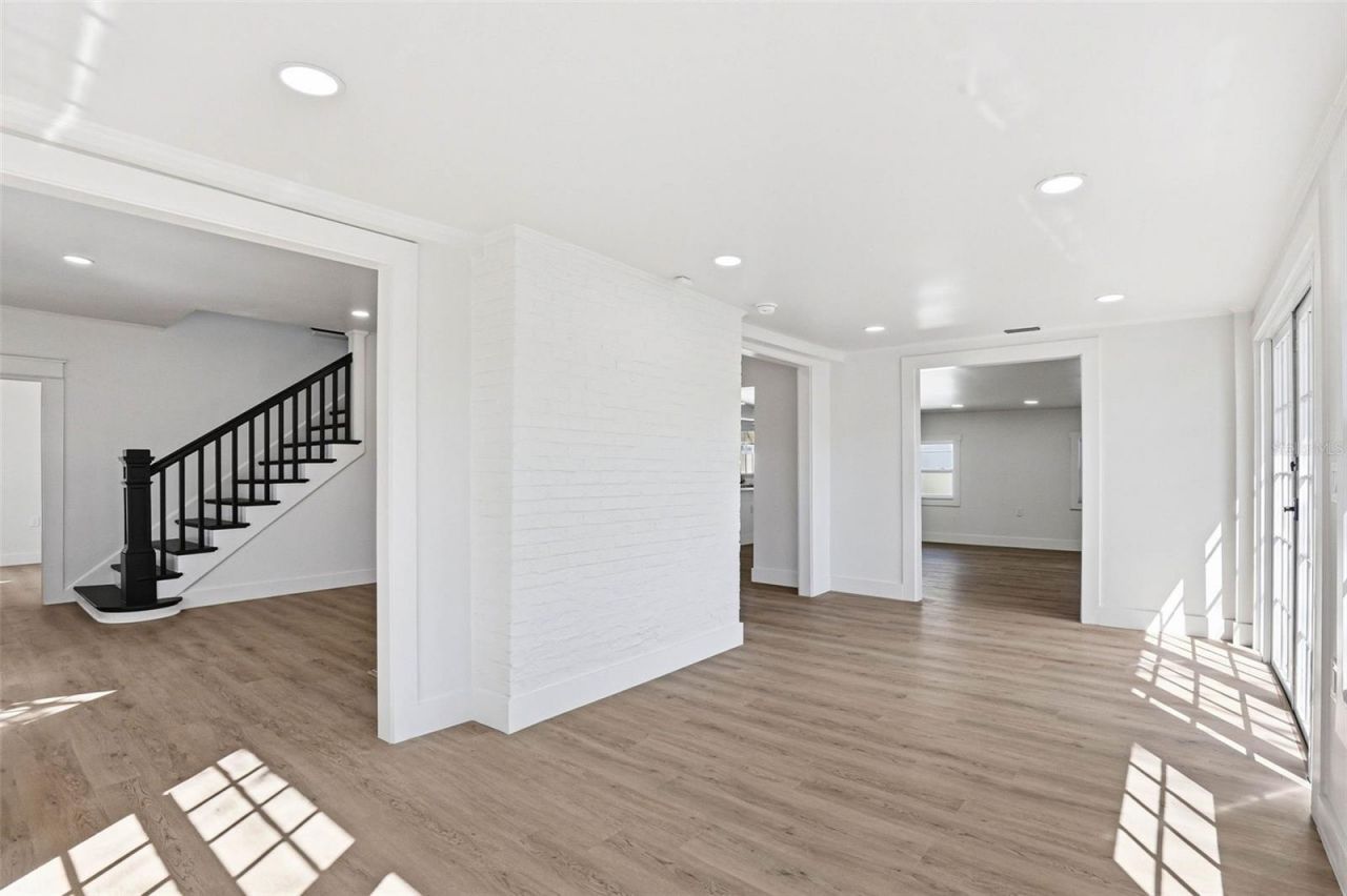 301 81st Avenue Ne, Saint Petersburg, FL 33702 Photo