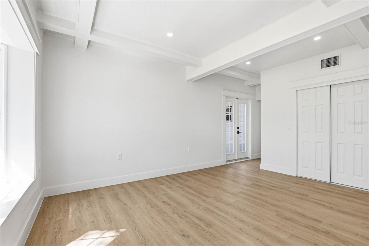 301 81st Avenue Ne, Saint Petersburg, FL 33702 Photo