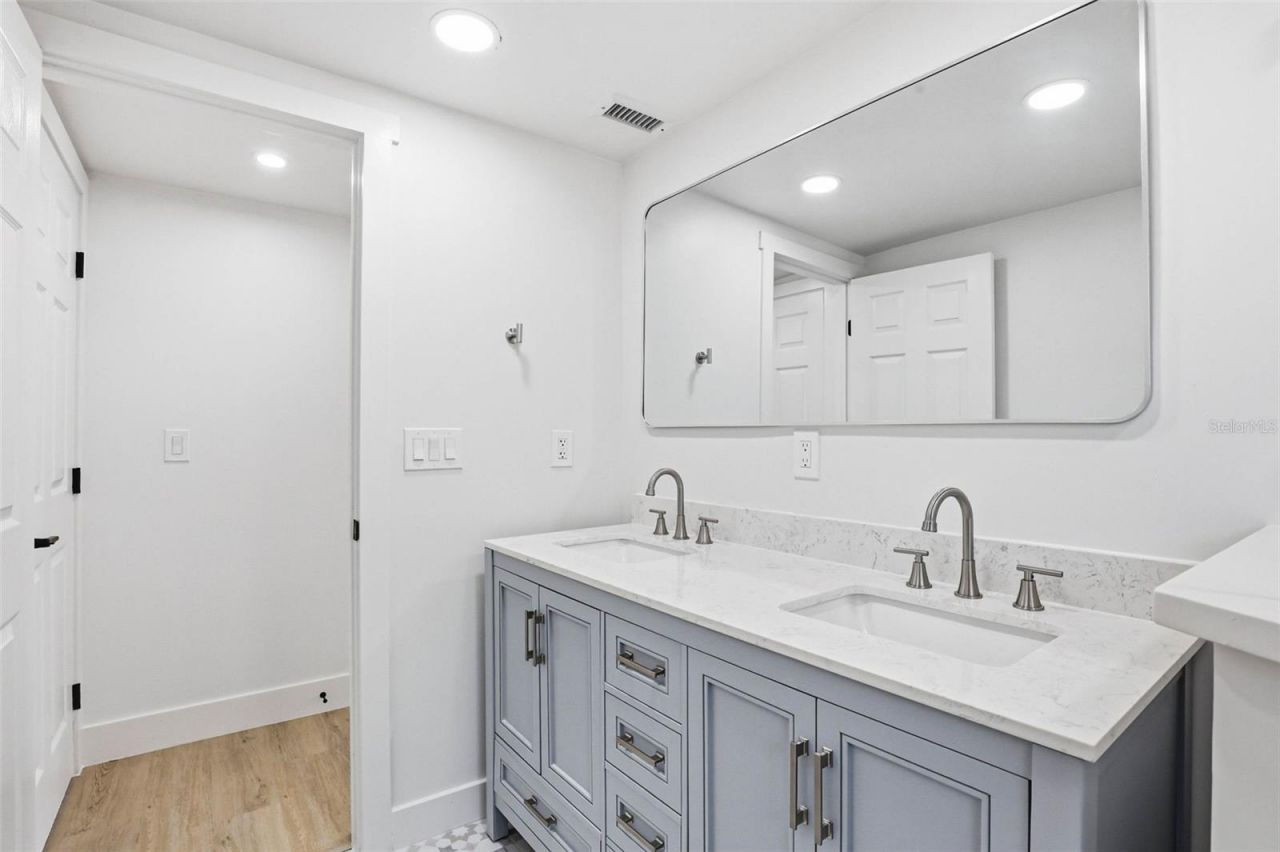 301 81st Avenue Ne, Saint Petersburg, FL 33702 Photo