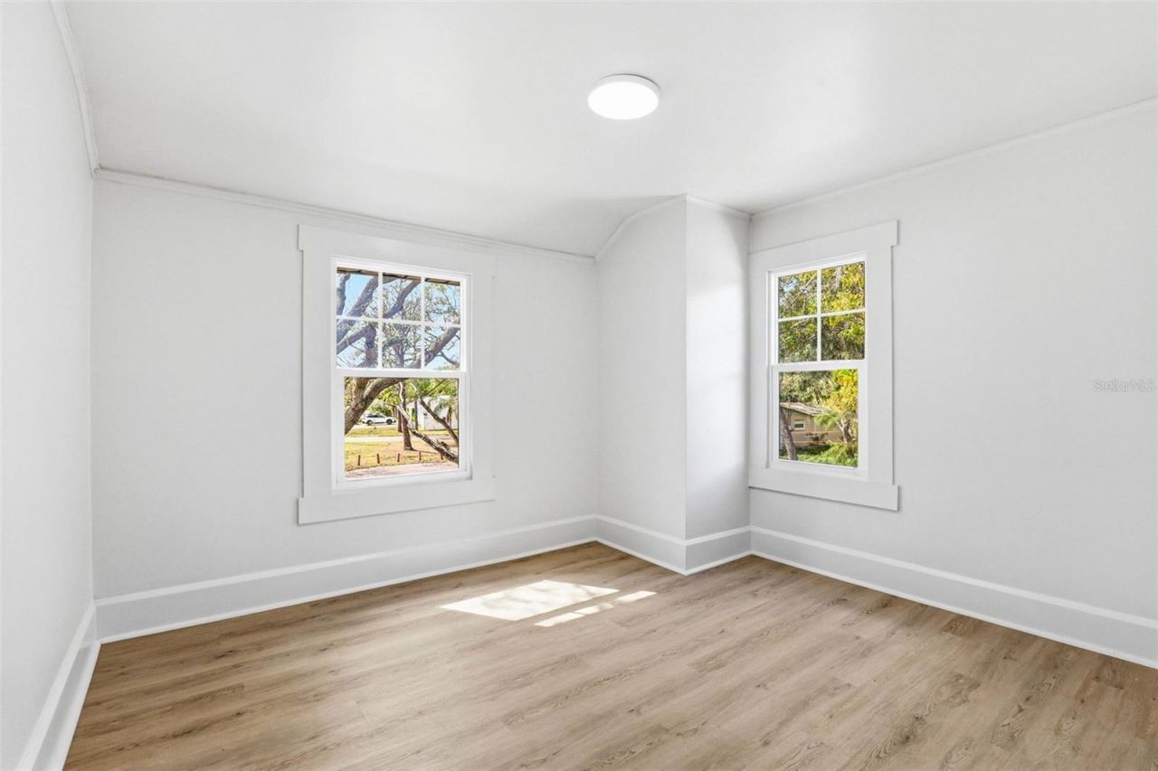 301 81st Avenue Ne, Saint Petersburg, FL 33702 Photo