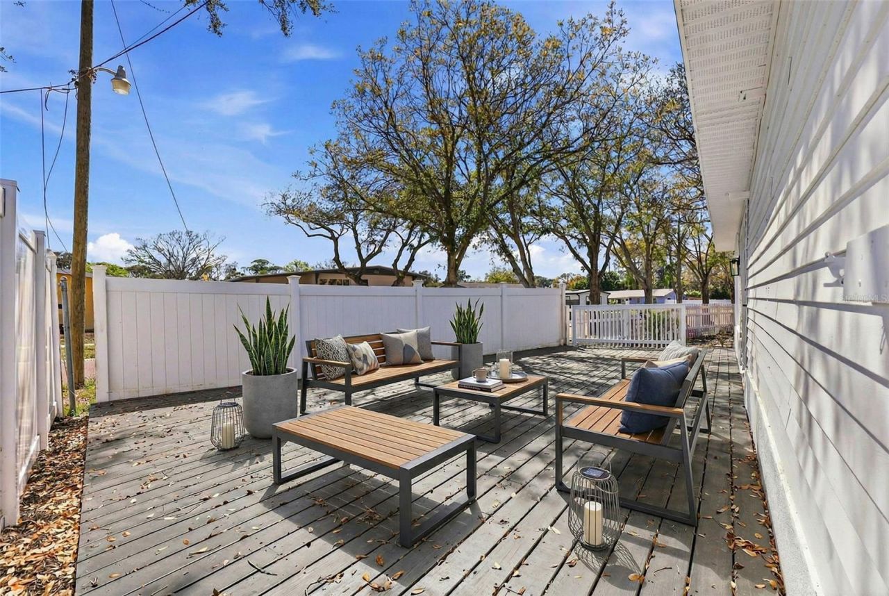 301 81st Avenue Ne, Saint Petersburg, FL 33702 Photo