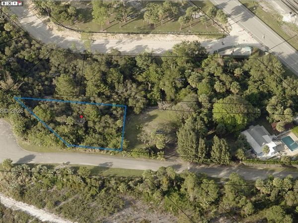 9701-B SE Water St , Hobe Sound, FL 33455