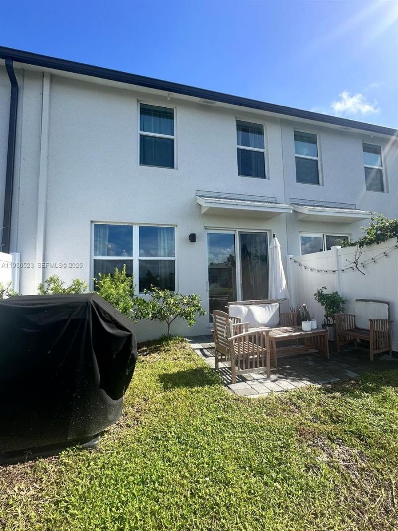 5689 Mentmore Dr , Mangonia Park, FL 33407 Photo