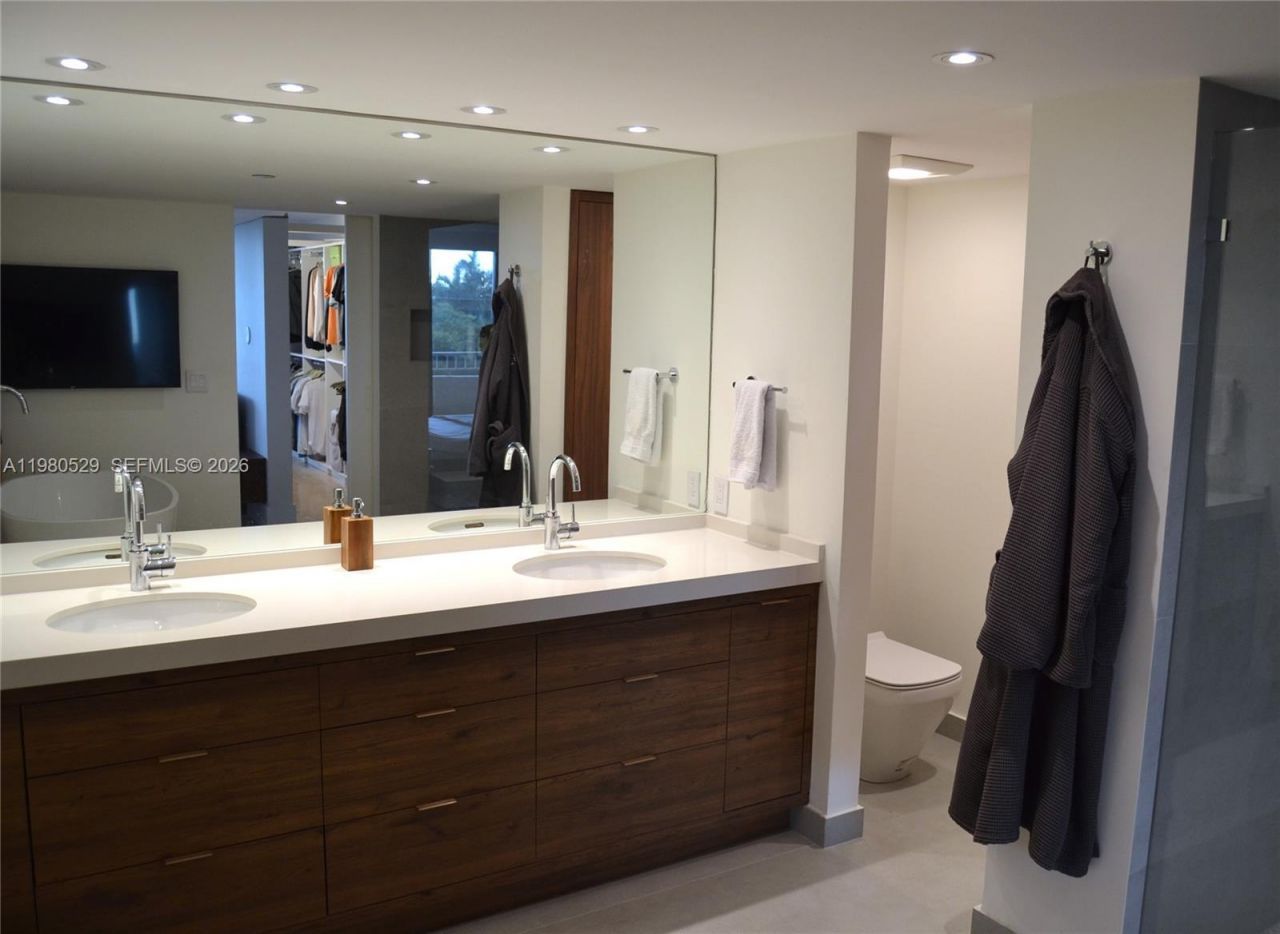 11113 Biscayne Blvd , Unit 351, Miami, FL 33181 Photo