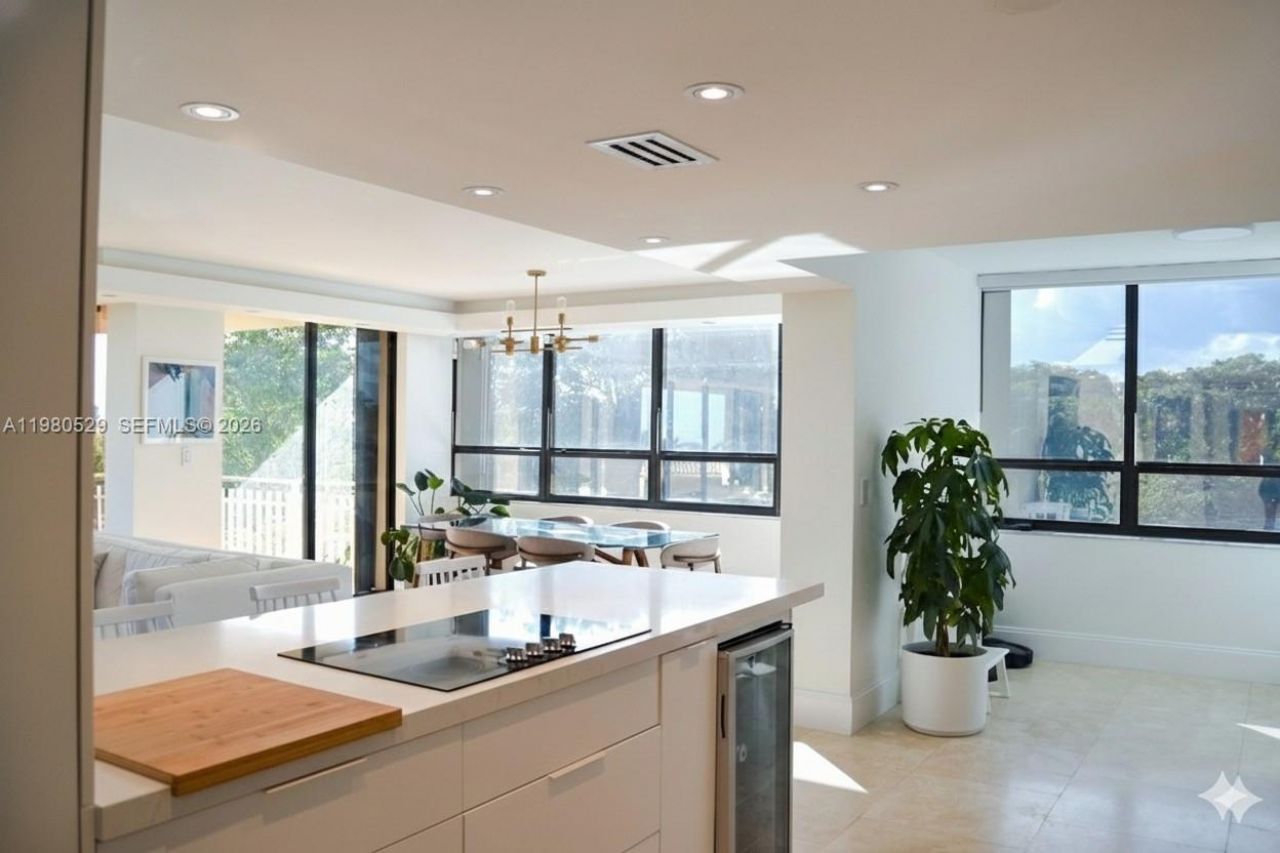 11113 Biscayne Blvd , Unit 351, Miami, FL 33181 Photo