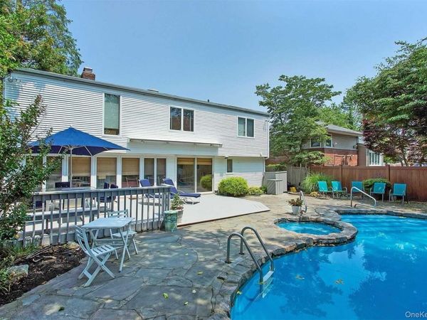 24 Irene Lane E, Plainview, NY 11803