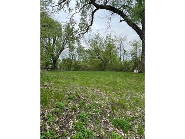 137 Sims Avenue , Saint Paul, MN 55117