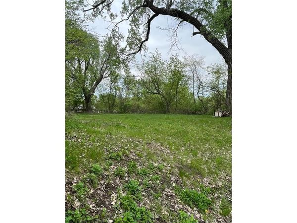 137 Sims Avenue , Saint Paul, MN 55117