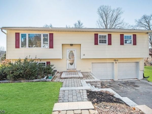 22 Mountain Heights Dr, Byram, NJ 07871