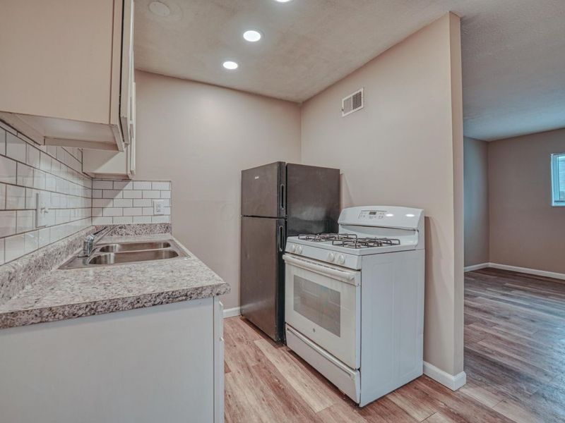 2735 Joyce Avenue , Unit D, Columbus, OH 43211 Photo 7