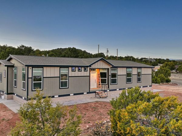 19 Edge Of Woods Road, Tijeras, NM 87059