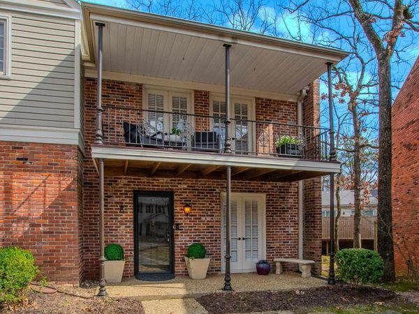 8 Kingsbridge Way, Little Rock, AR 72212