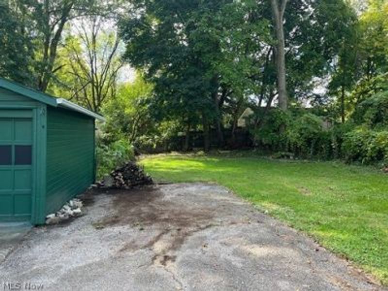 230 Helen Avenue , Akron, OH 44310 Photo 3