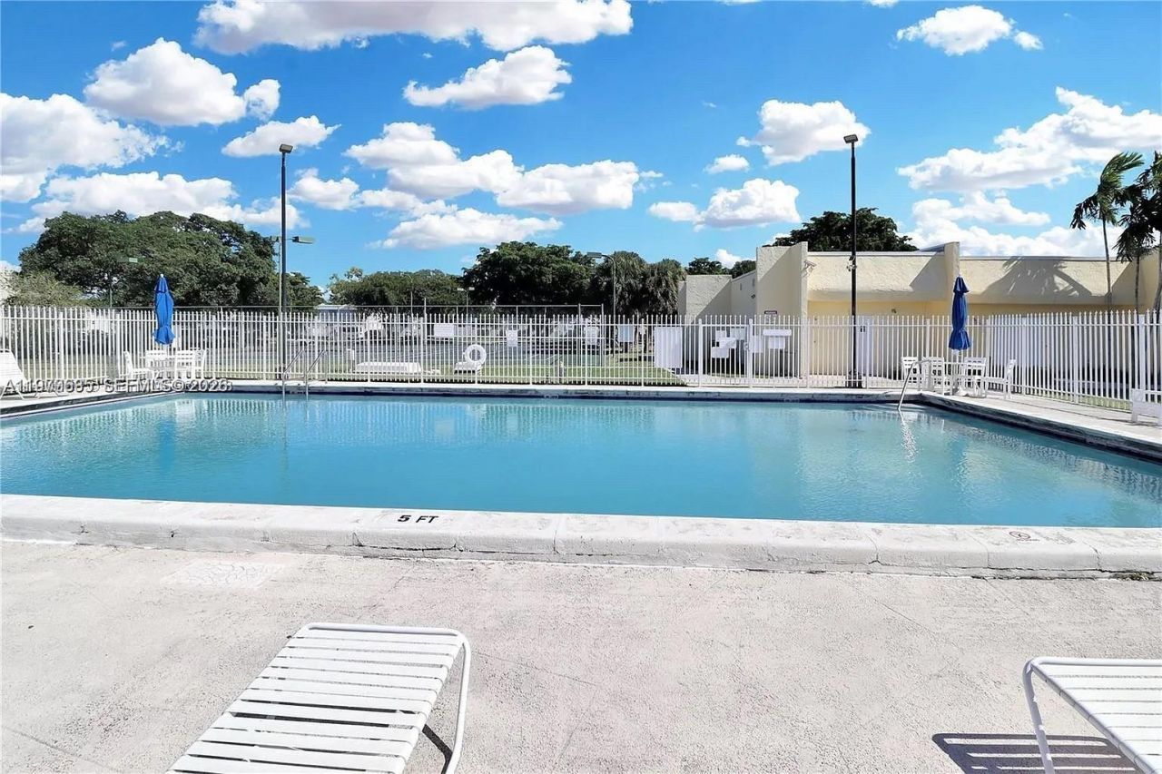 10370 SW 220th St , Unit 102, Cutler Bay, FL 33190 Photo